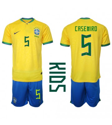 Brasilien Casemiro #5 Hjemmebanesæt Børn VM 2022 Kort ærmer (+ korte bukser)